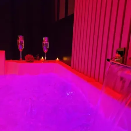 Апартаменты Nuit D'evasion Avec Baignoire Balneotherapie