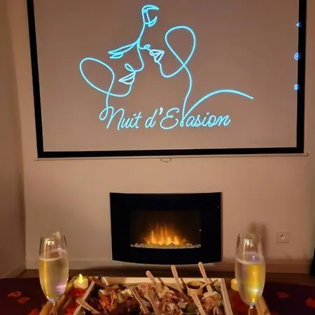 Nuit D'évasion Avec Baignoire Balnéo Et Jardin Avec *