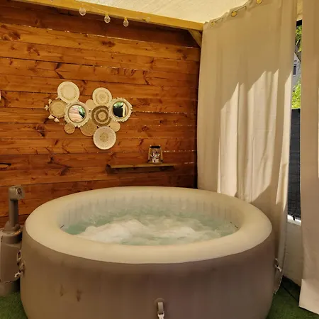 Nuit D'evasion Avec Baignoire Balneo Et Jardin Avec 公寓 *